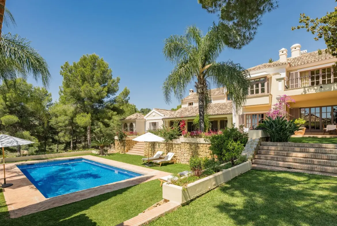 Classic El Madroñal villa with private pool and established gardens